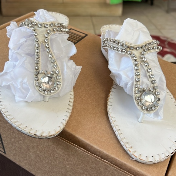 Steve Madden Women’s Rhinestone Thong Slip in Sandals Sz 7 1/2 - Picture 2 of 15